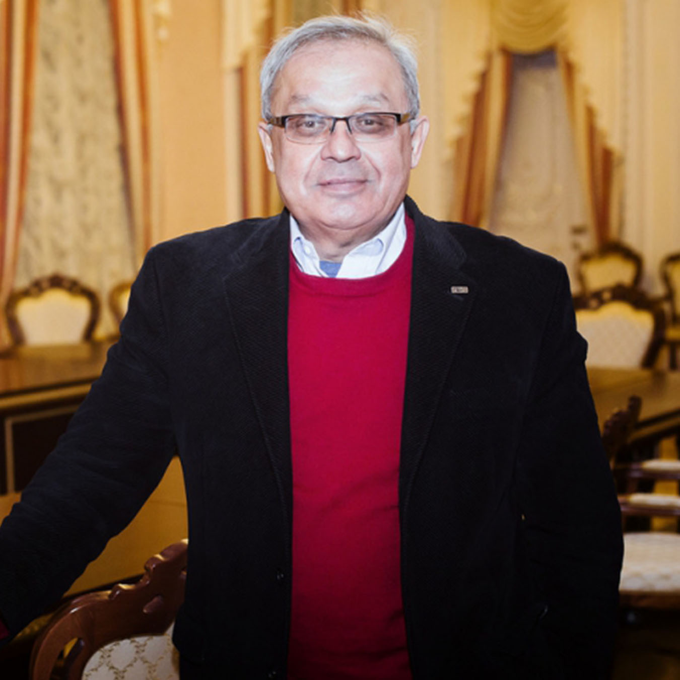 Анвар Захидов